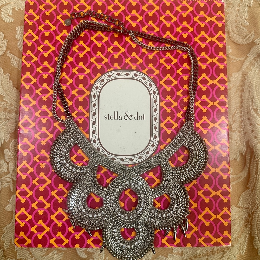 Stella & Dot Silver Tallulah Statement Necklace